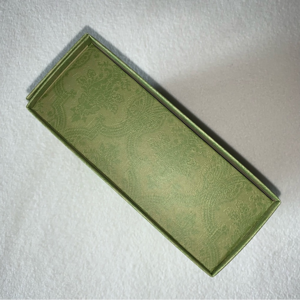 NEW! GUCCI Gift Box with Magnetic Flap Closure, GORGEOUS - Picture 7 of 16